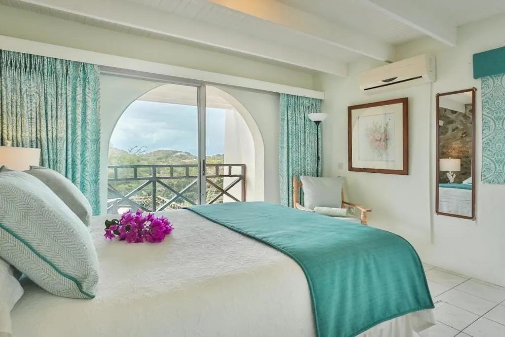 Overlooking The Golf Course - Villa D'Arcy Villa Cap Estate