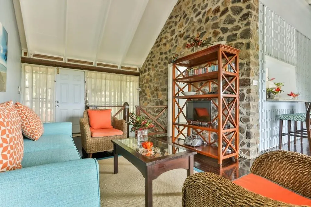 Overlooking The Golf Course - Villa D'Arcy Villa Cap Estate